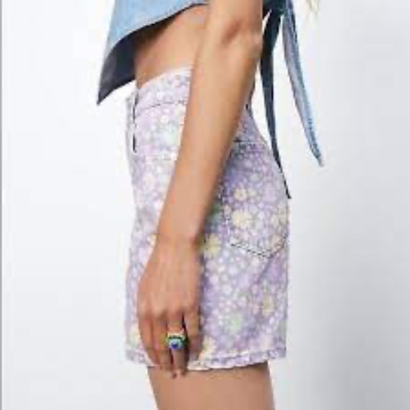 NEW Zara floral purple non-stretch denim shorts size 4 - Picture 2 of 14